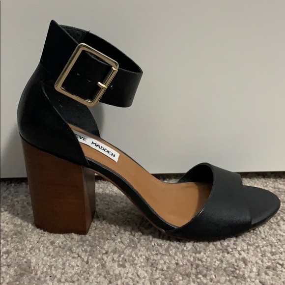 ❌ SOLD ❌ Steve Madden Heels - Picture 2 of 4
